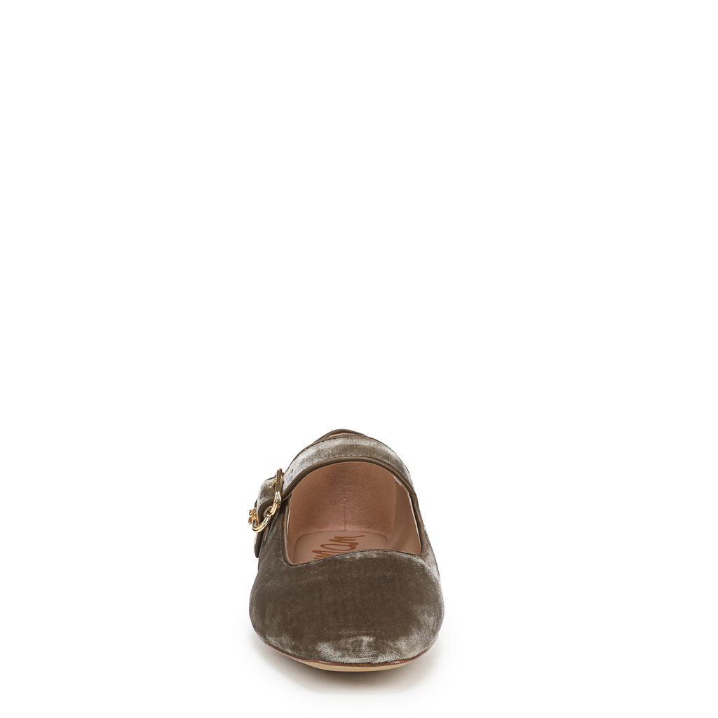 Michaela Mary Jane Flat