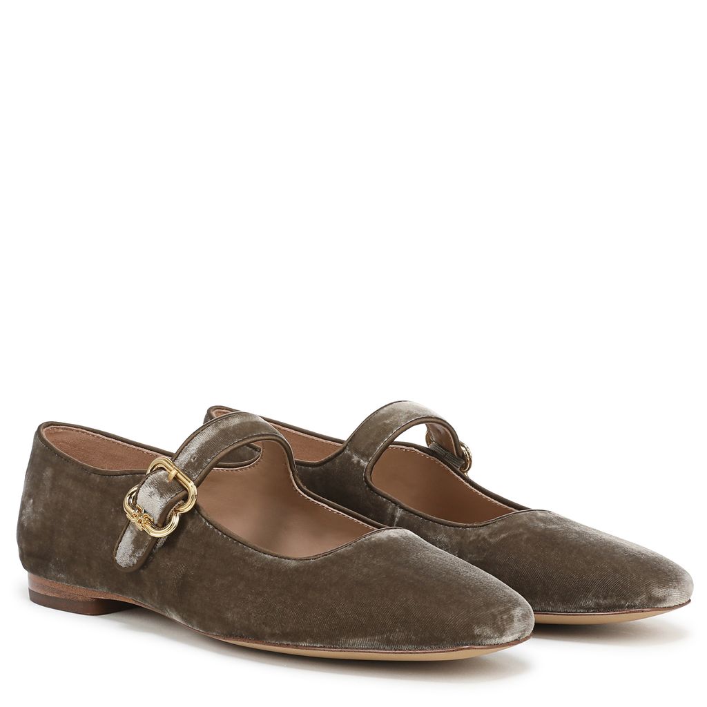 Michaela Mary Jane Flat