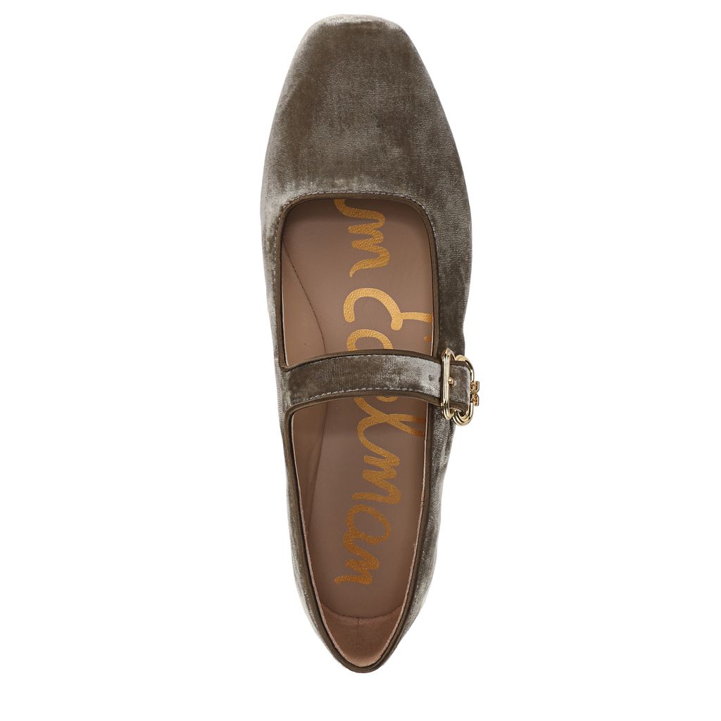 Michaela Mary Jane Flat