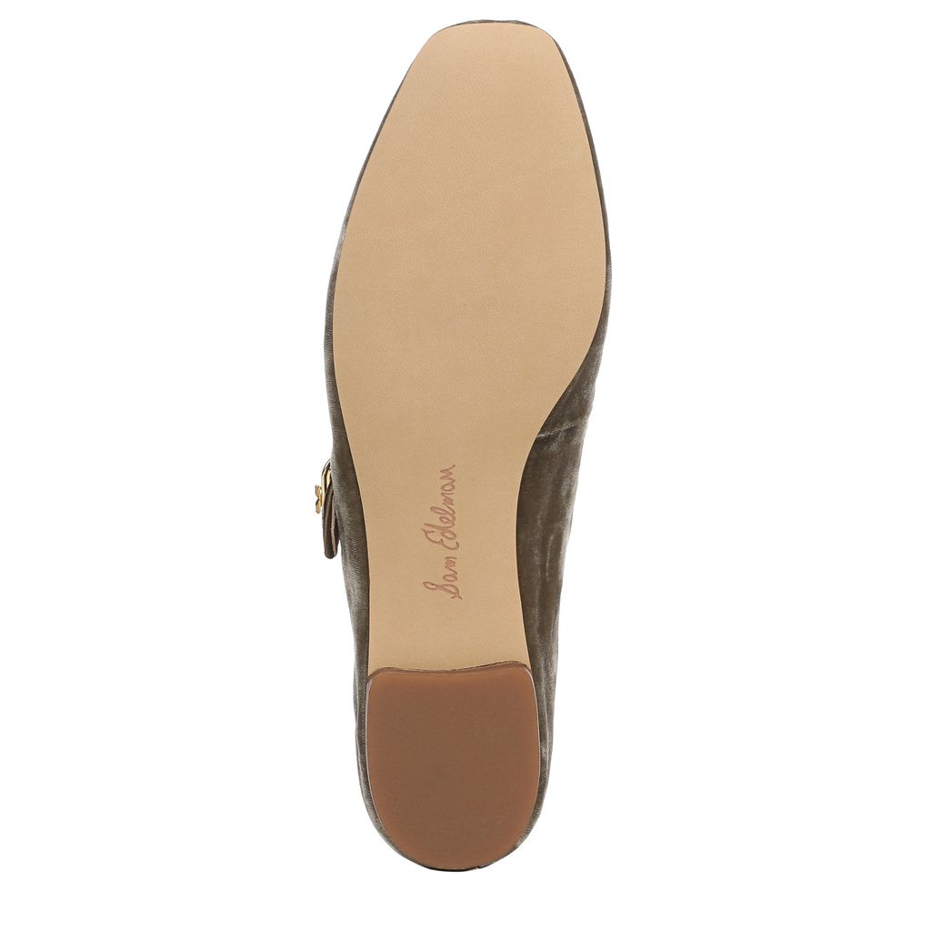Michaela Mary Jane Flat