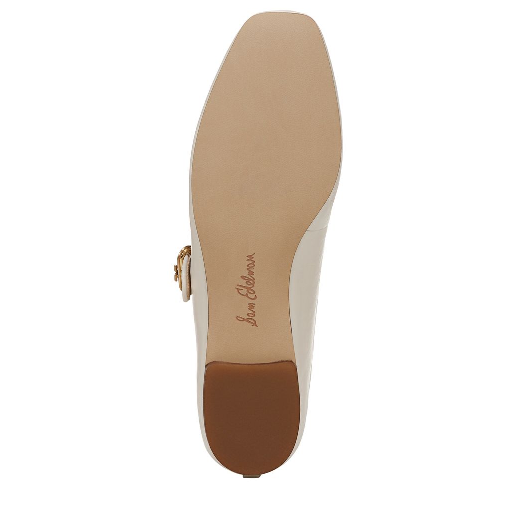 Michaela Mary Jane Flat